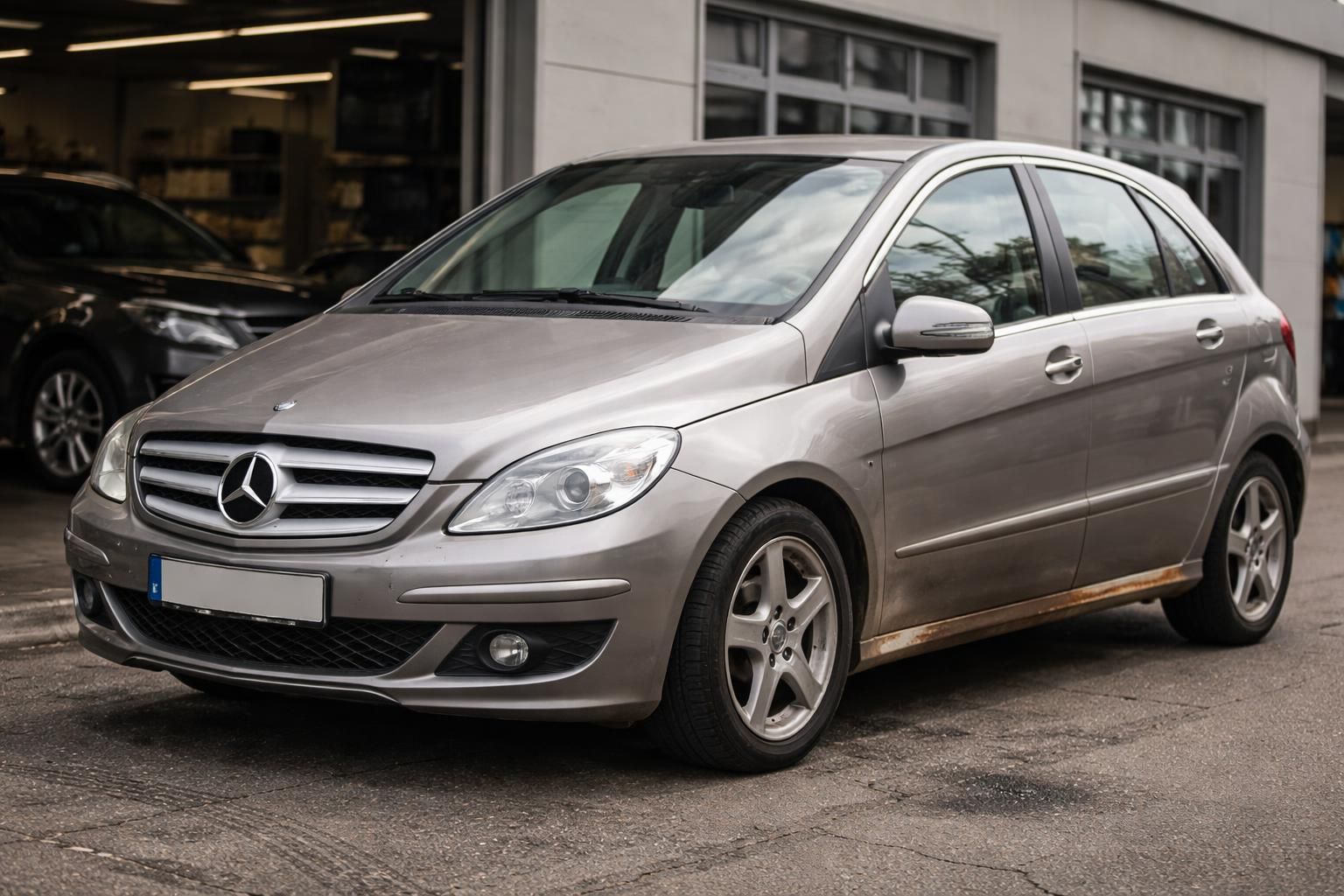 découvrez les principaux pièges à éviter lors de l'achat d'une mercedes classe b pour faire un choix éclairé et sécurisé.